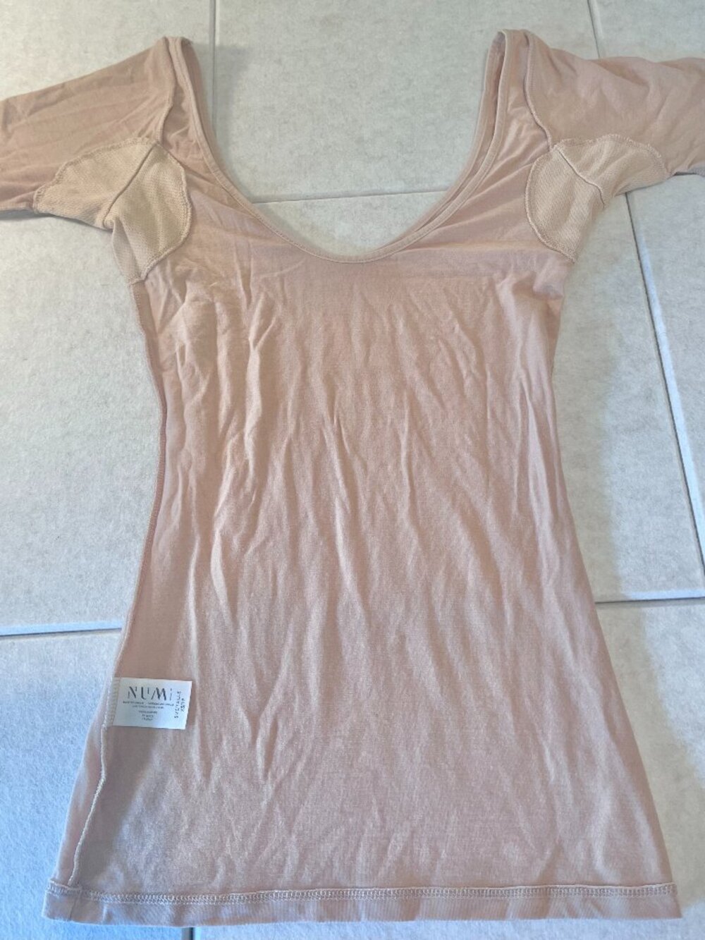 Numi Low Cut/Extra Wide Neck Base Undershirt w/ Sweat-Wicking Pads - Size XS